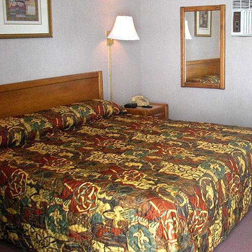 Sloans Motel Burlington Room photo